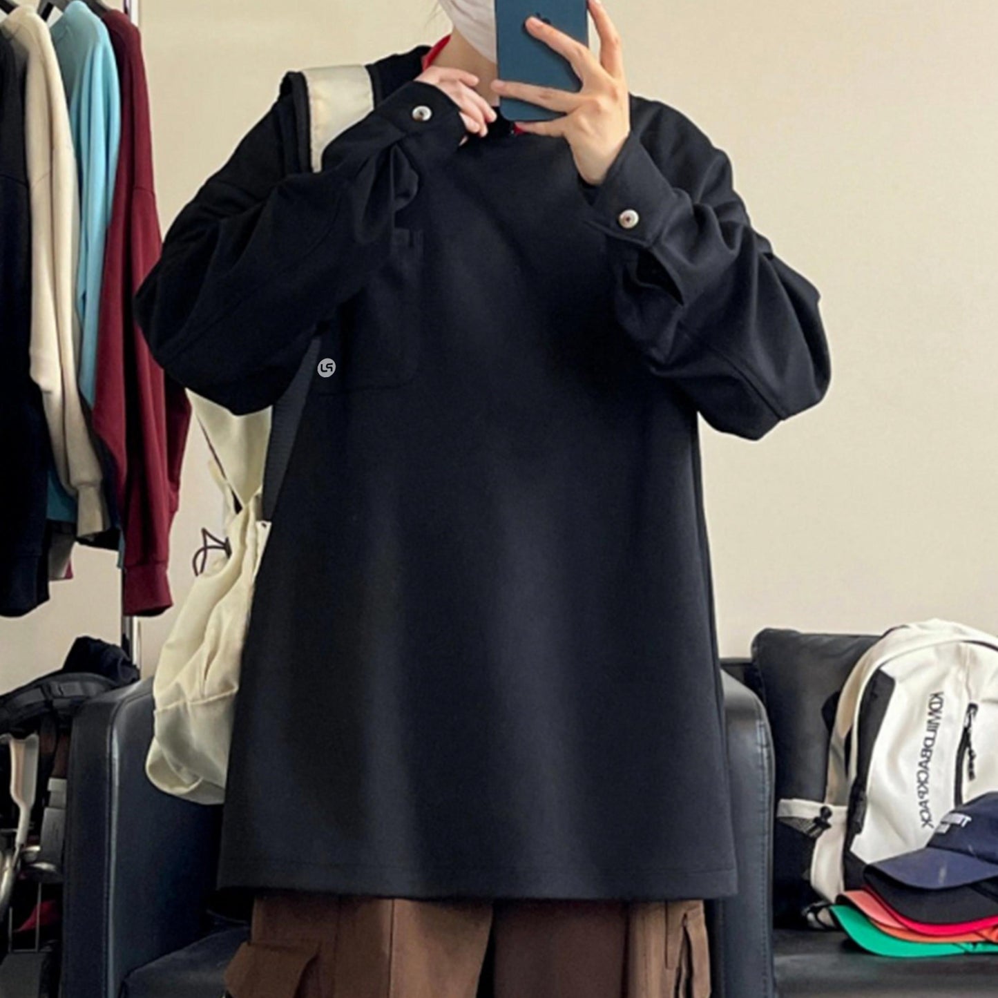 Paddy Julia Amerika tide brendi harflari bir xil rangdagi brend logotipi bo'sh tasodifiy uzun yengli kozok bir xil paragraf bilan erkaklar va ayollar