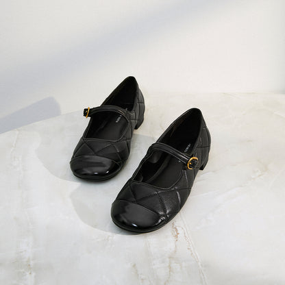 Charlz va Keyt ayollar poyabzali