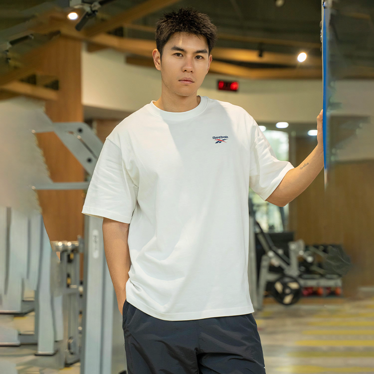 Reebok erkaklar futbolkasi