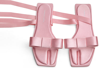 Charlz va Keyt ayollar sandallari