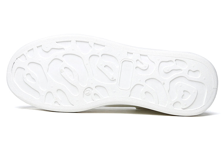 AAA 1955-yildan beri krossovkalar