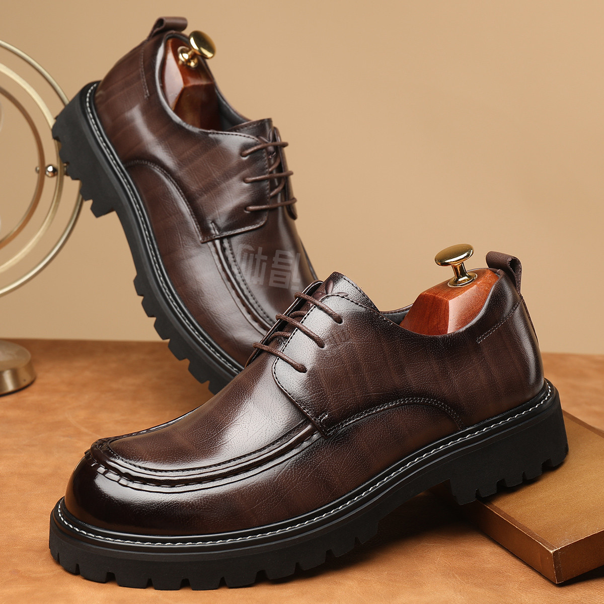 Erkaklar uchun Playboy poyabzallari