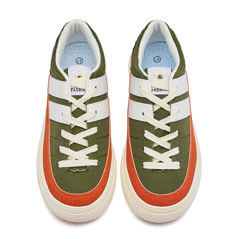 AAA 1955-yildan beri krossovkalar