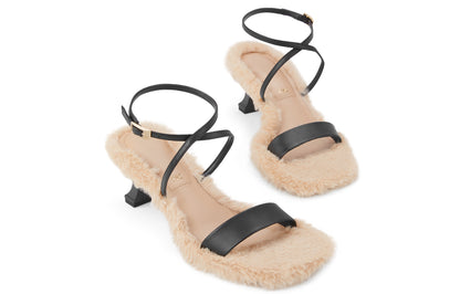 Charlz va Keyt ayollar sandallari