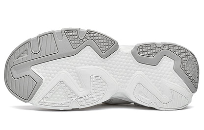 Erkaklar AAA 1955-yildan beri krossovkalar