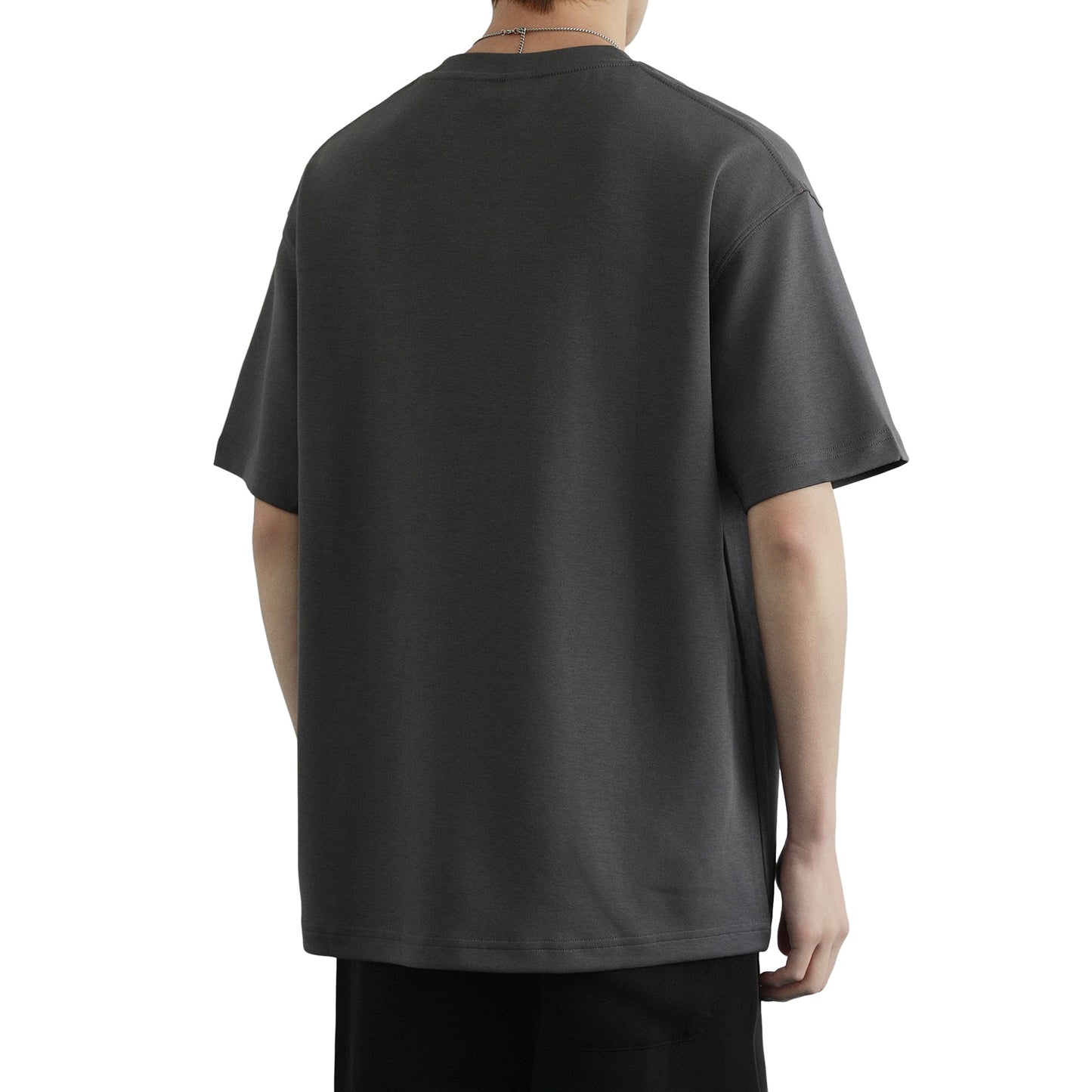 Hvga asosiy modellari eski pul uslubi yumshoq va qulay teri salqin tuyg'u yarim yengli pastki ko'ylak Amerika tekis rangli moda shaxsiyat trendi tasodifiy erkin qisqa qisma futbolkalar bir xil modellar bilan erkaklar va ayollar