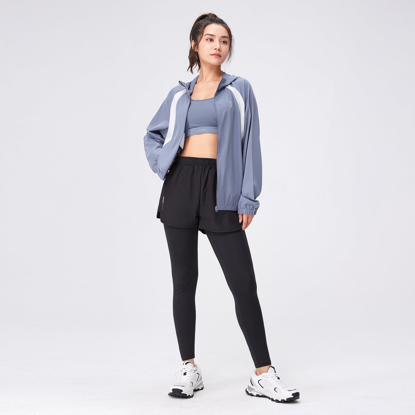 Ayollar uchun tuya sport kostyumi