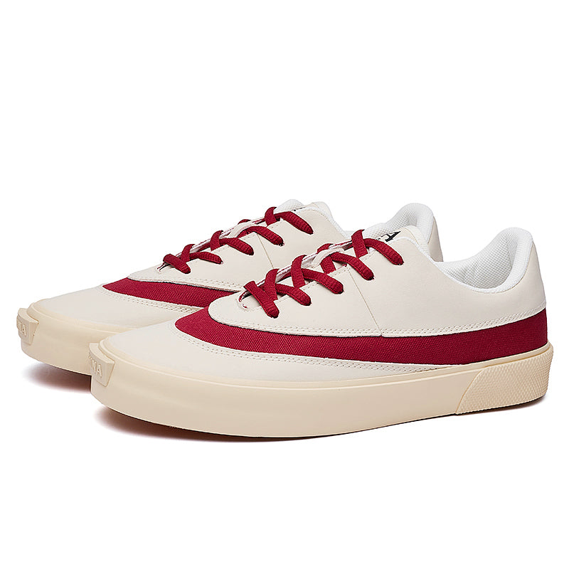 Erkaklar AAA 1955-yildan beri krossovkalar