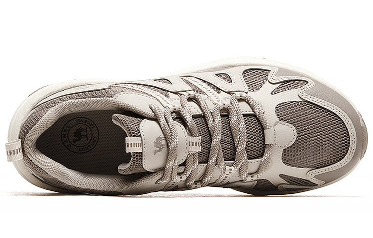 Ayollar uchun tuya krossovkalari