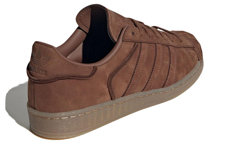 Ayollar uchun Adidas Superstar Series 82 krossovkalari