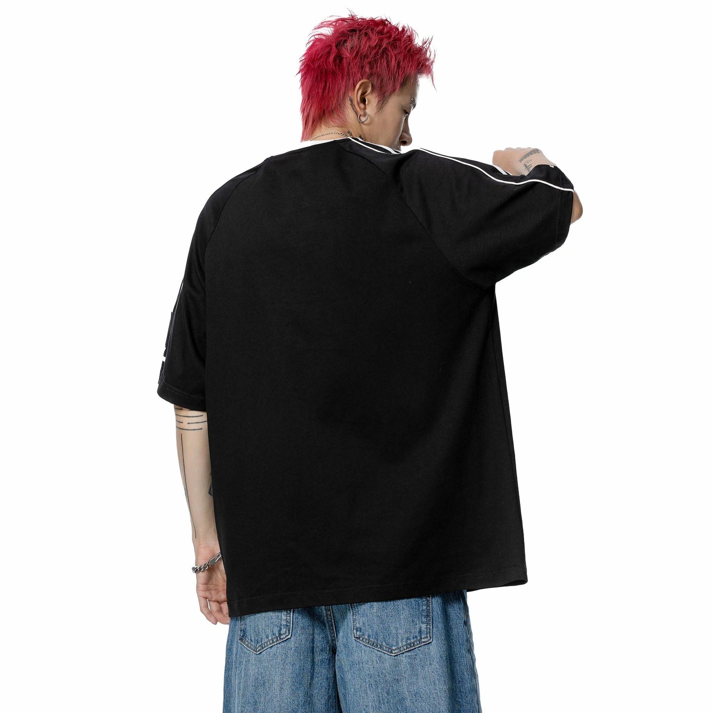 Kollej uslubidagi golfkross rangli to'qnashuv lentasi chiziqli yelkali yengli dumaloq bo'yinli qisqa yengli futbolka bir xil paragrafli erkaklar va ayollar