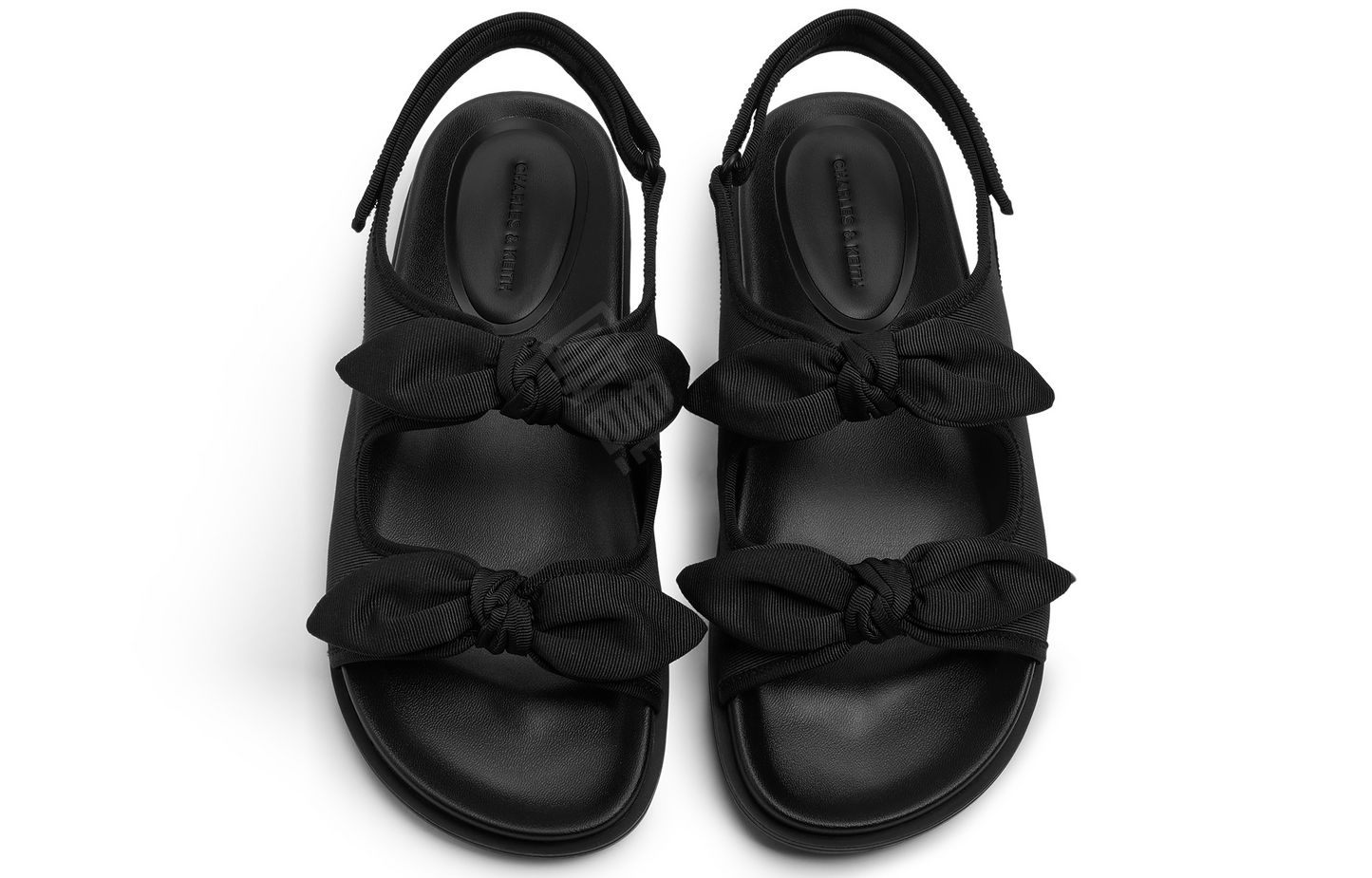 Charlz va Keyt ayollar sandallari