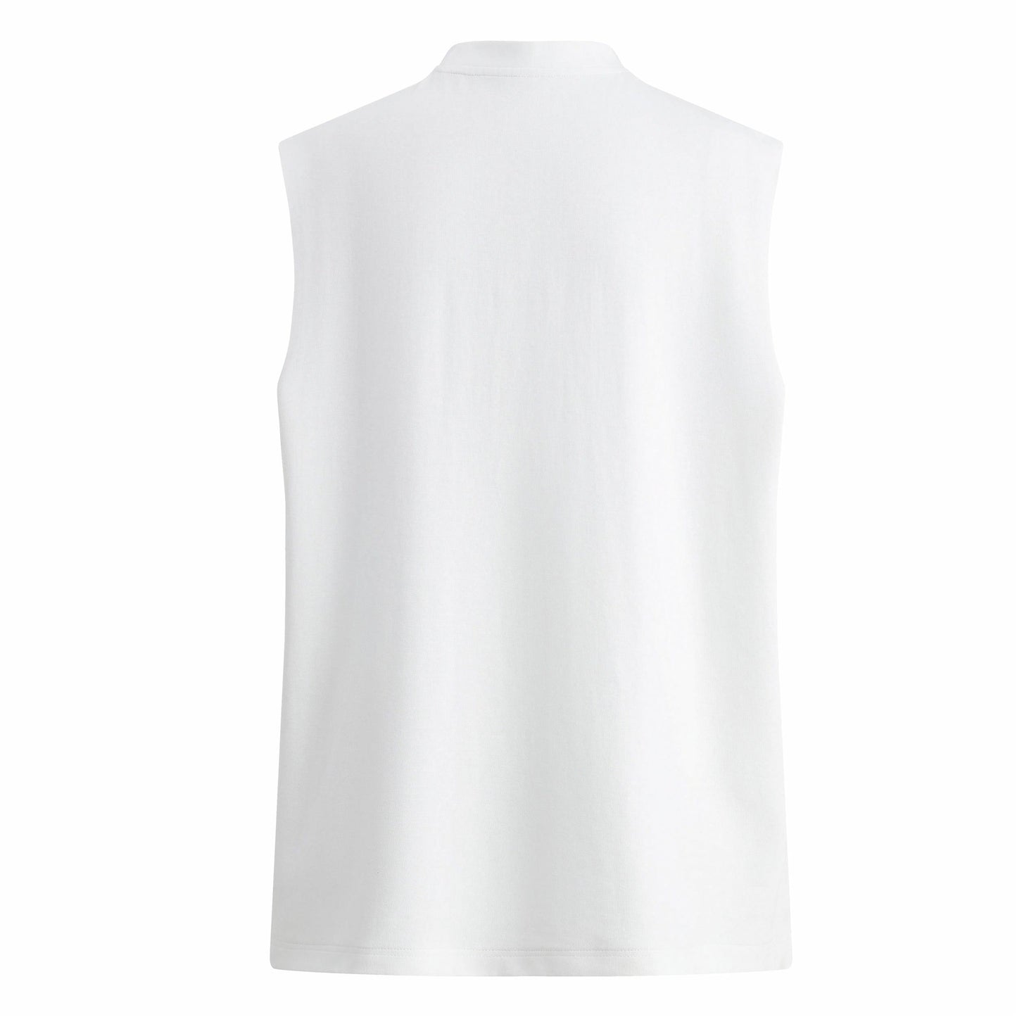 Paddy Julia harfli bosma naqshli yengsiz yelek orqali tartibsiz teshiklarni yuvib, modellari bilan erkaklar va ayollar