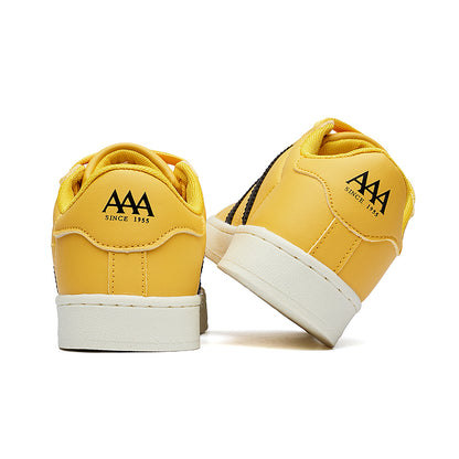 AAA 1955-yildan beri krossovkalar