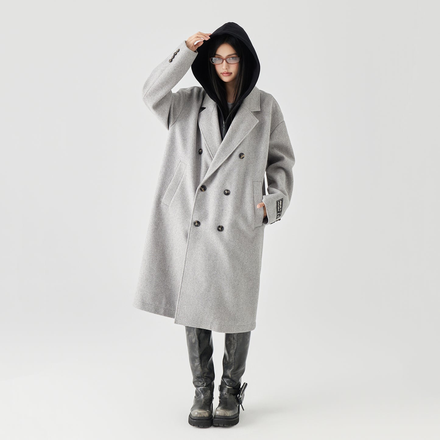 Mpux bir xil modeldagi soxta ikki qismli ikki ko'krak qafasi bo'shashgan oddiy tvid ko'ylagi