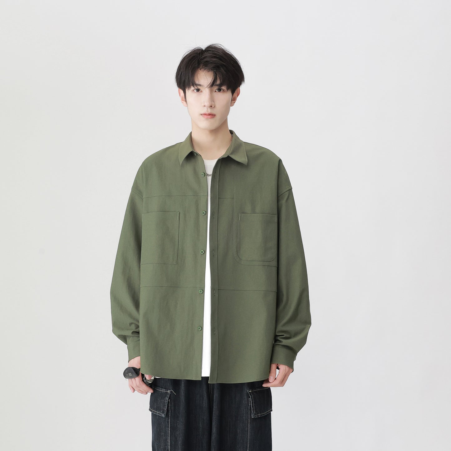 Igoi modasi ochiq ko'cha modasi bo'sh shaharbo'yi tekis rangli yuz lapelli ko'krak qafasi ikki cho'ntakli nafas oladigan ko'ylak ko'ylagi yuqori ko'chada yo'lovchi terisi qulay tasodifiy tasodifiy biznes uzun yengli ko'ylak erkaklar va ayollar bir xil