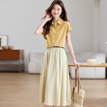 Pierre Cardin tomonidan ishlab chiqarilgan ayollar yubka-kurtkasi kostyumi