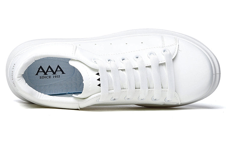 AAA 1955-yildan beri krossovkalar