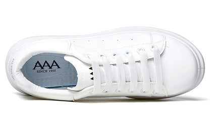 AAA 1955-yildan beri krossovkalar