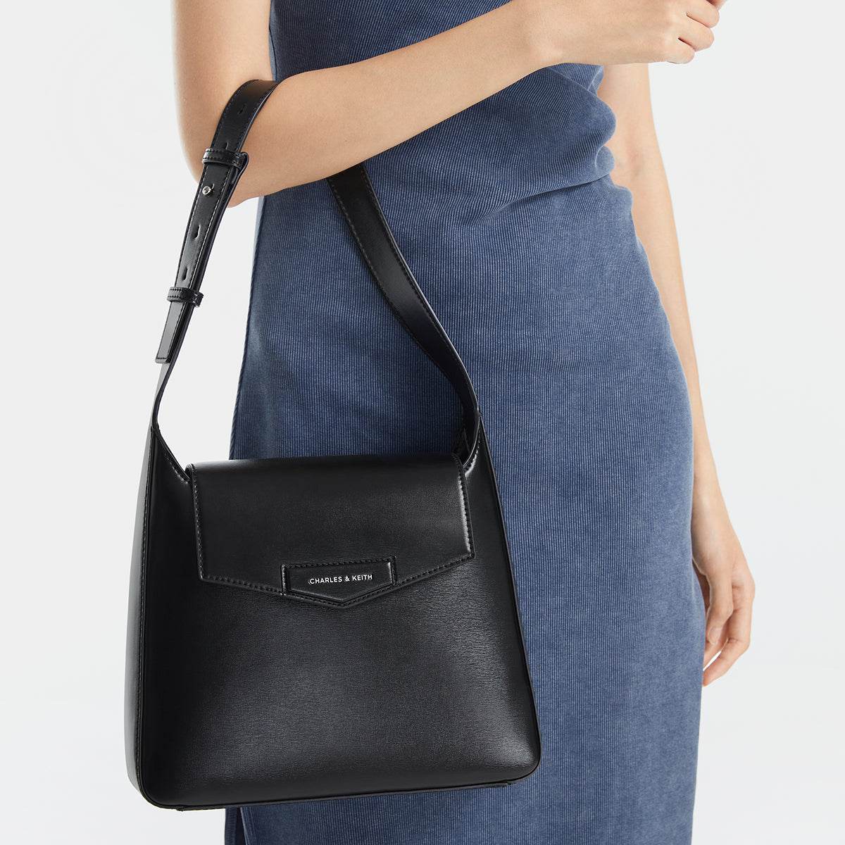 Сумка женская Charles&Keith Solid Color Hand Carry Commuter - Boxette Shop