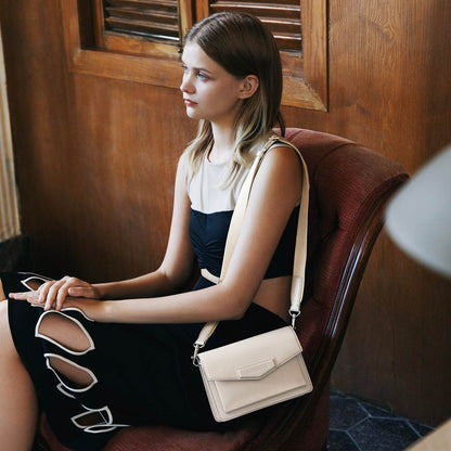 Сумка женская Charles&Keith Simple Wide Strap Square Envelope - Boxette Shop