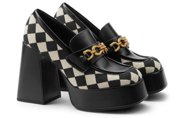 Charlz va Keyt ayollar poyabzali