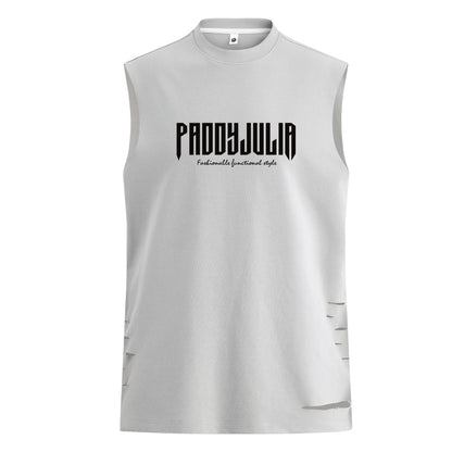 Paddy Julia harfli bosma naqshli yengsiz yelek orqali tartibsiz teshiklarni yuvib, modellari bilan erkaklar va ayollar