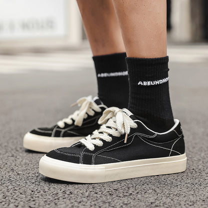 AAA 1955-yildan beri krossovkalar