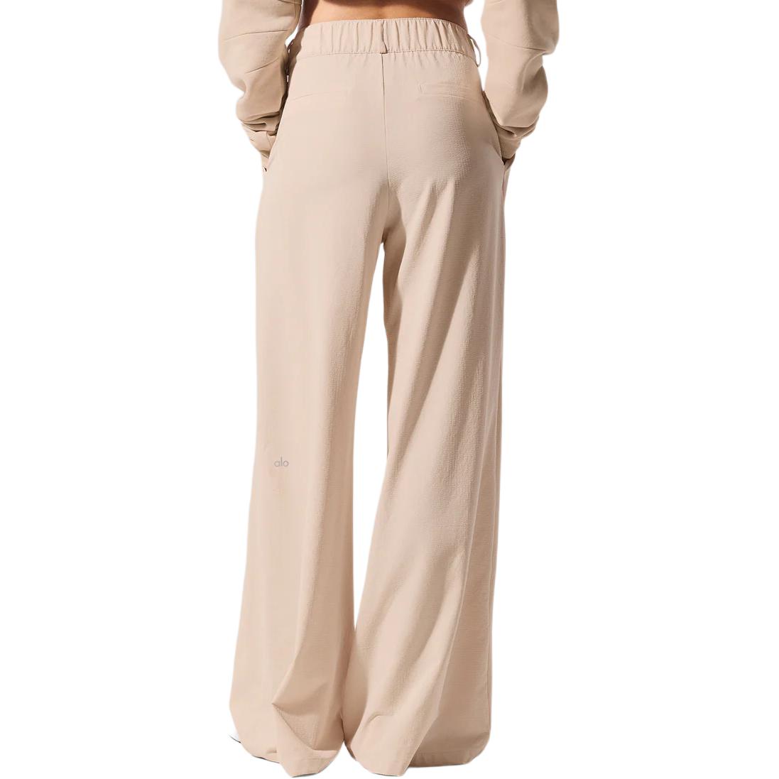 Alo Yoga ayollar shimlari