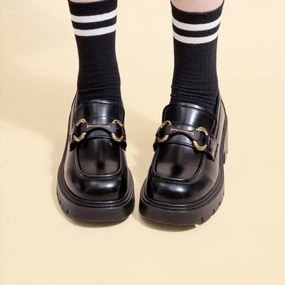 Ayollar uchun jangchi poyabzallari