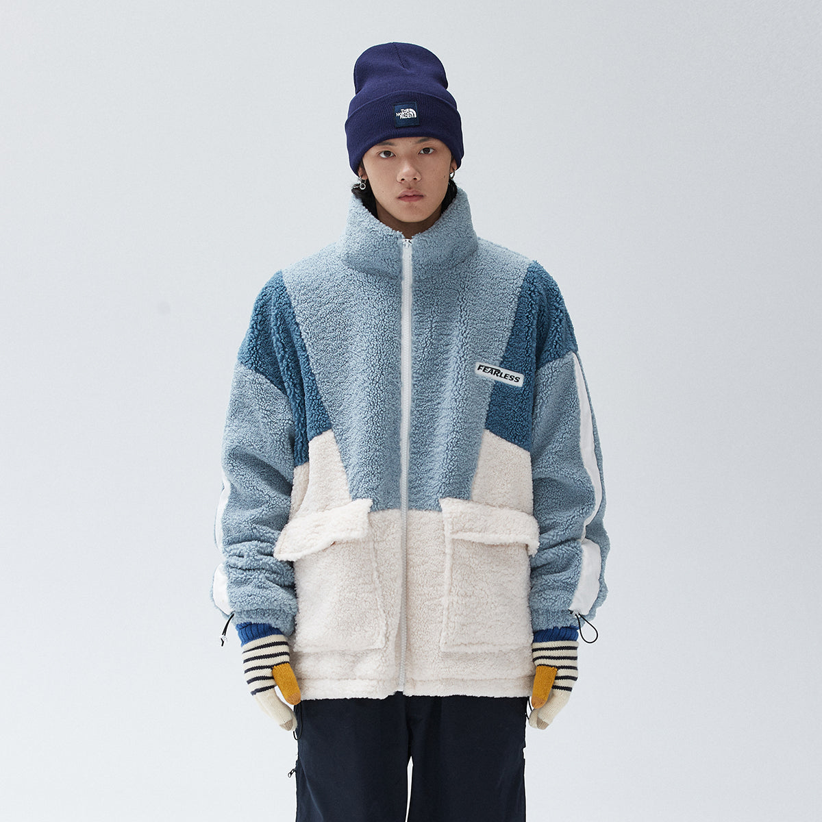 Golfkross ish kiyimi cho'ntaklari bir-biriga bog'langan to'qnashuv rangli qo'zichoq juni harflari yorlig'i qalinlashgan yoqa bo'sh paxta ko'ylagi bir xil narsali erkaklar va ayollar