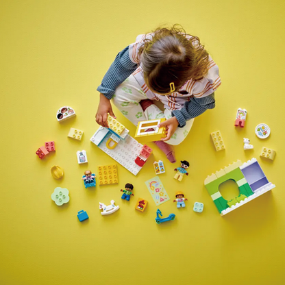 Bolalar bog'chasida LEGO Happy Hour (10992)
