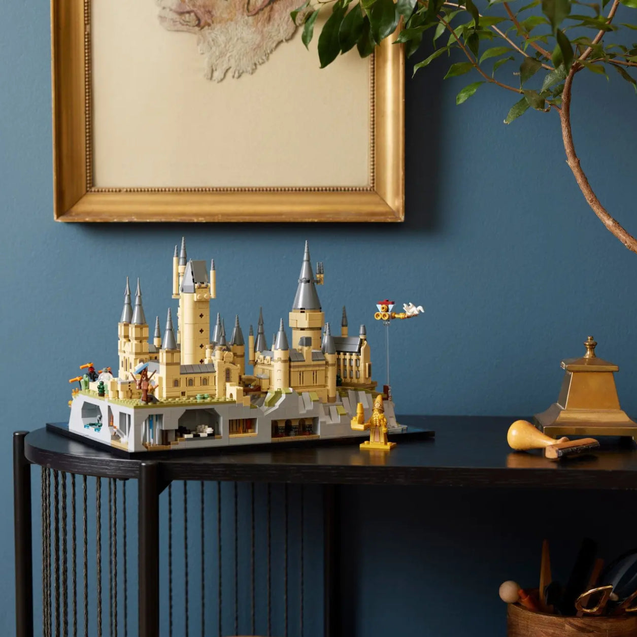 LEGO Garri Potter "Xogvarts qal'asi va hovlisi"