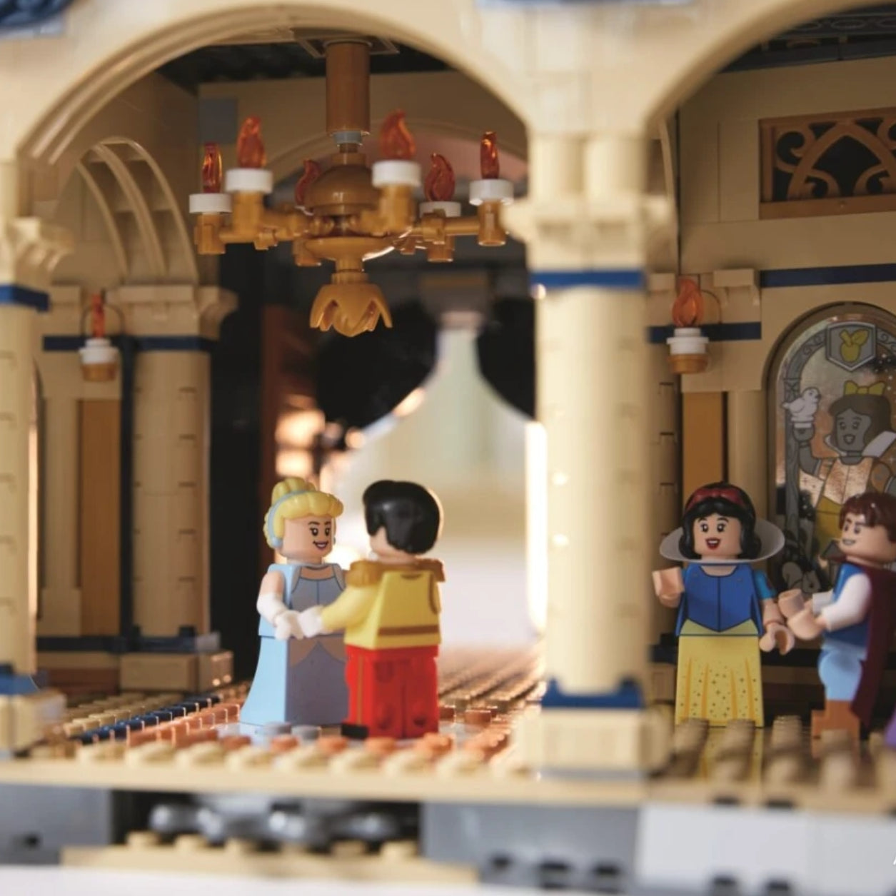 LEGO x Disney "Yangi Disney qal'asi" konstruktori