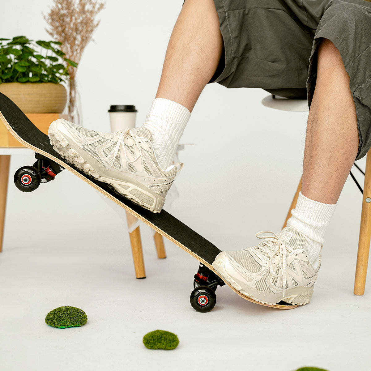 New Balance NB 410 V5 Qulay oddiy matodan tikilgan sun'iy teridan tikilgan past poyafzal Erkaklar va ayollar uchun poyafzal bej