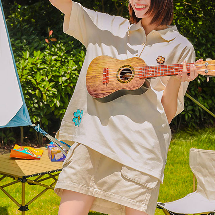 Vans SS22 ayollar futbolkasi