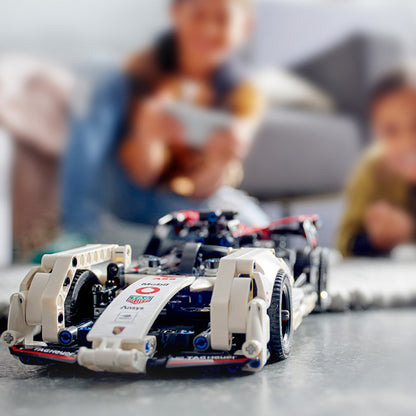 LEGO Technic "Porsche Formula E 99X Electric" qurilish to'plami