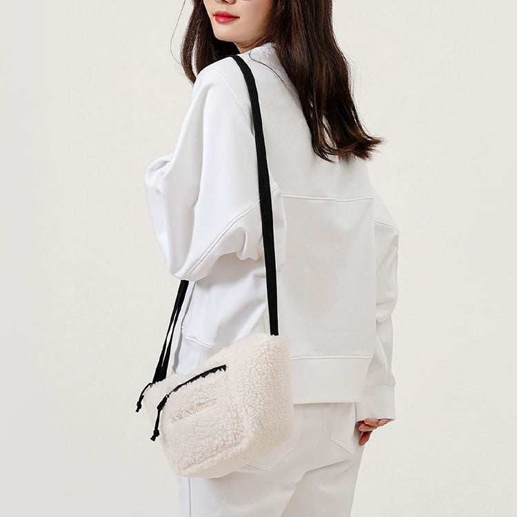 Спортивная толстовка женская New Balance