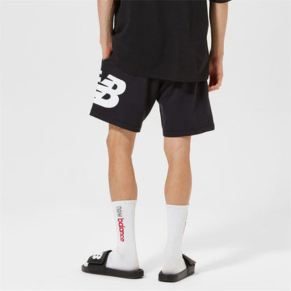 New Balance erkaklar uchun qora rangli Relaxed logotipli naqshli trikotaj shortilar