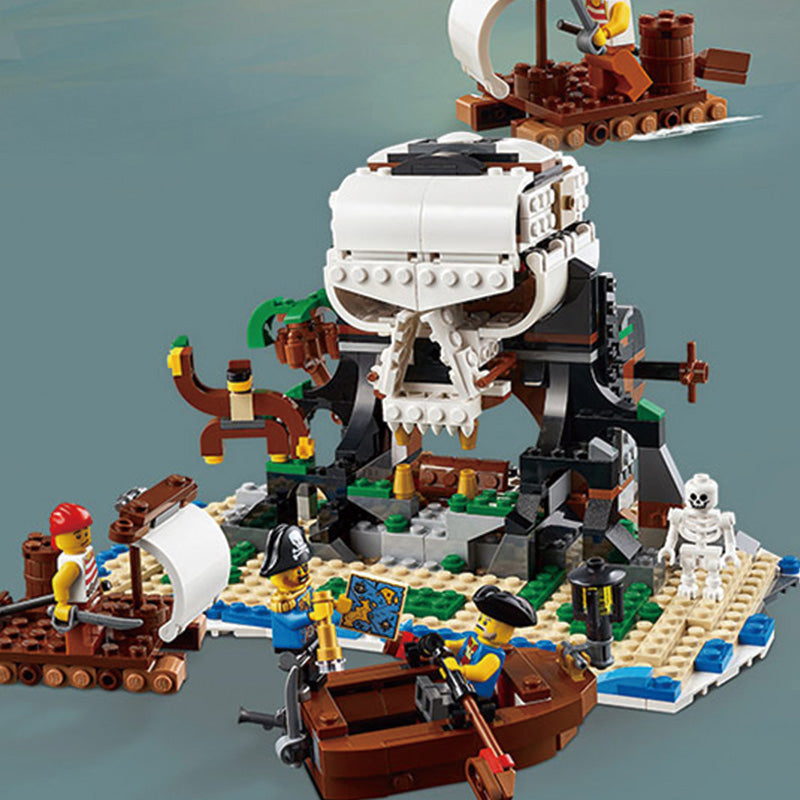 LEGO Creative Variety 3 in 1 Pirate Ship (31109)