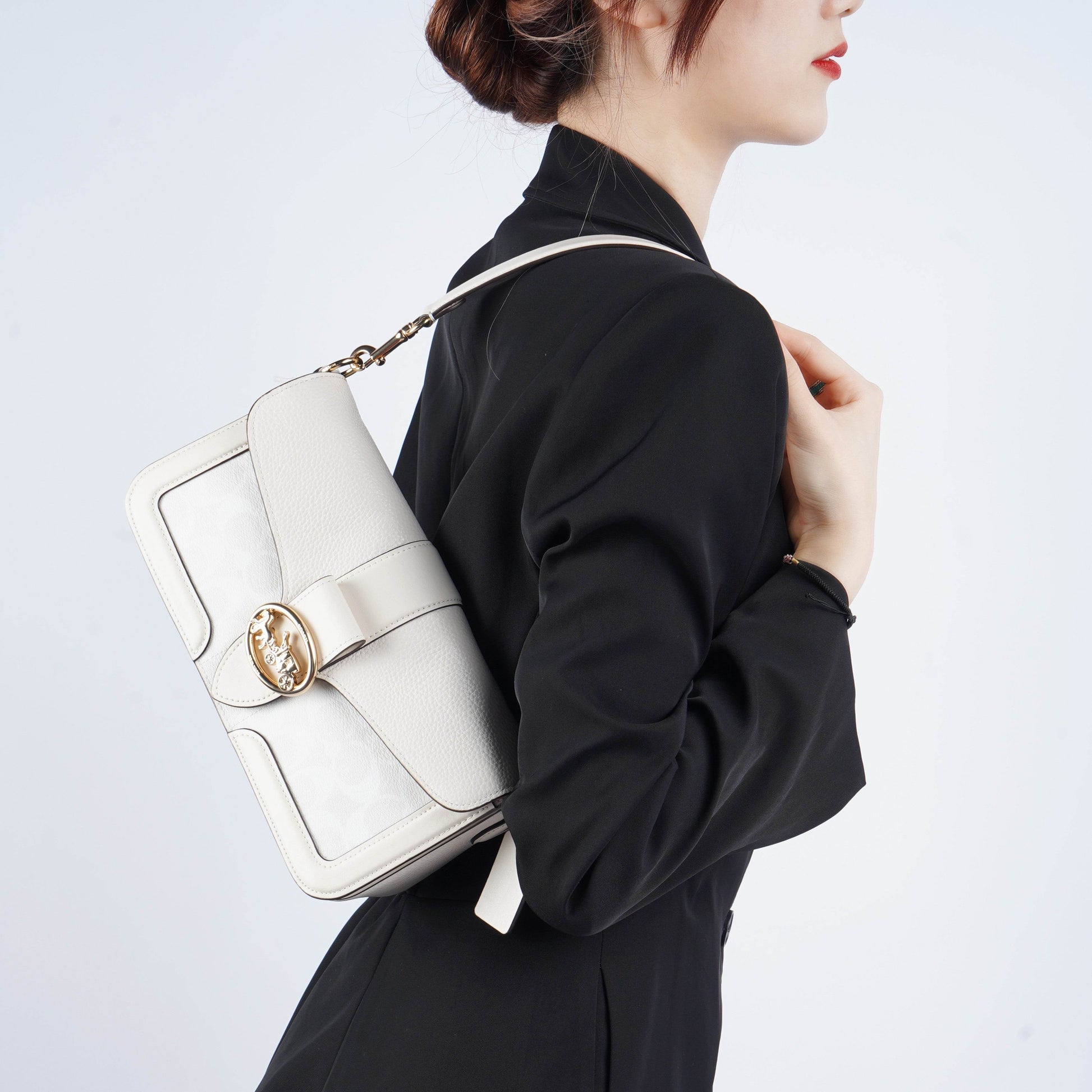 Сумка женская Coach Georgie 27 Classic Carriage Buckle Coated - Boxette Shop