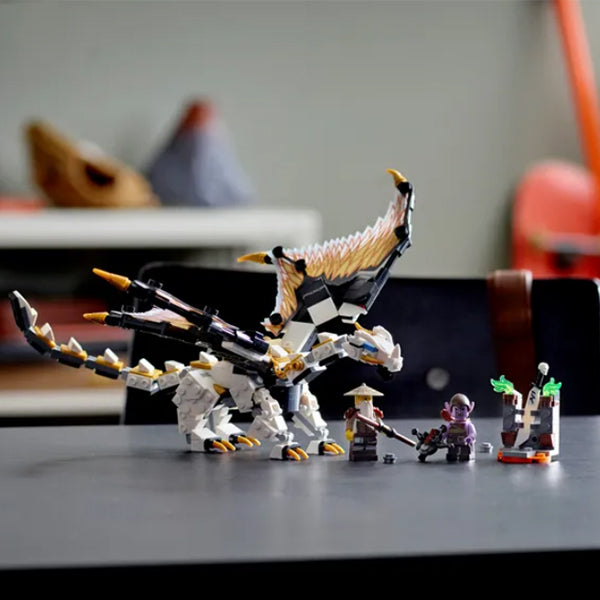 LEGO Phantom Ninja seriyasi: Usta Vu jangovar uchuvchi ajdaho (71718)