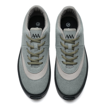 Erkaklar AAA 1955-yildan beri krossovkalar