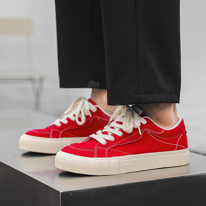 AAA 1955-yildan beri krossovkalar