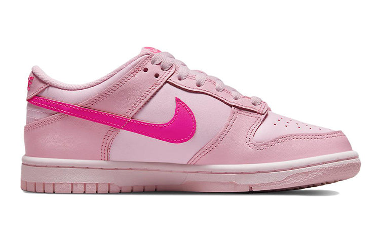 Nike Dunk "Triple Pink" ayollar krossovkalari