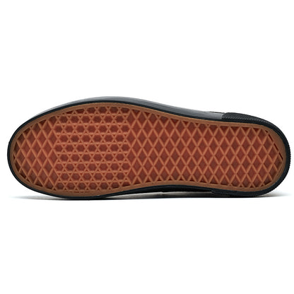 Erkaklar AAA 1955-yildan beri krossovkalar