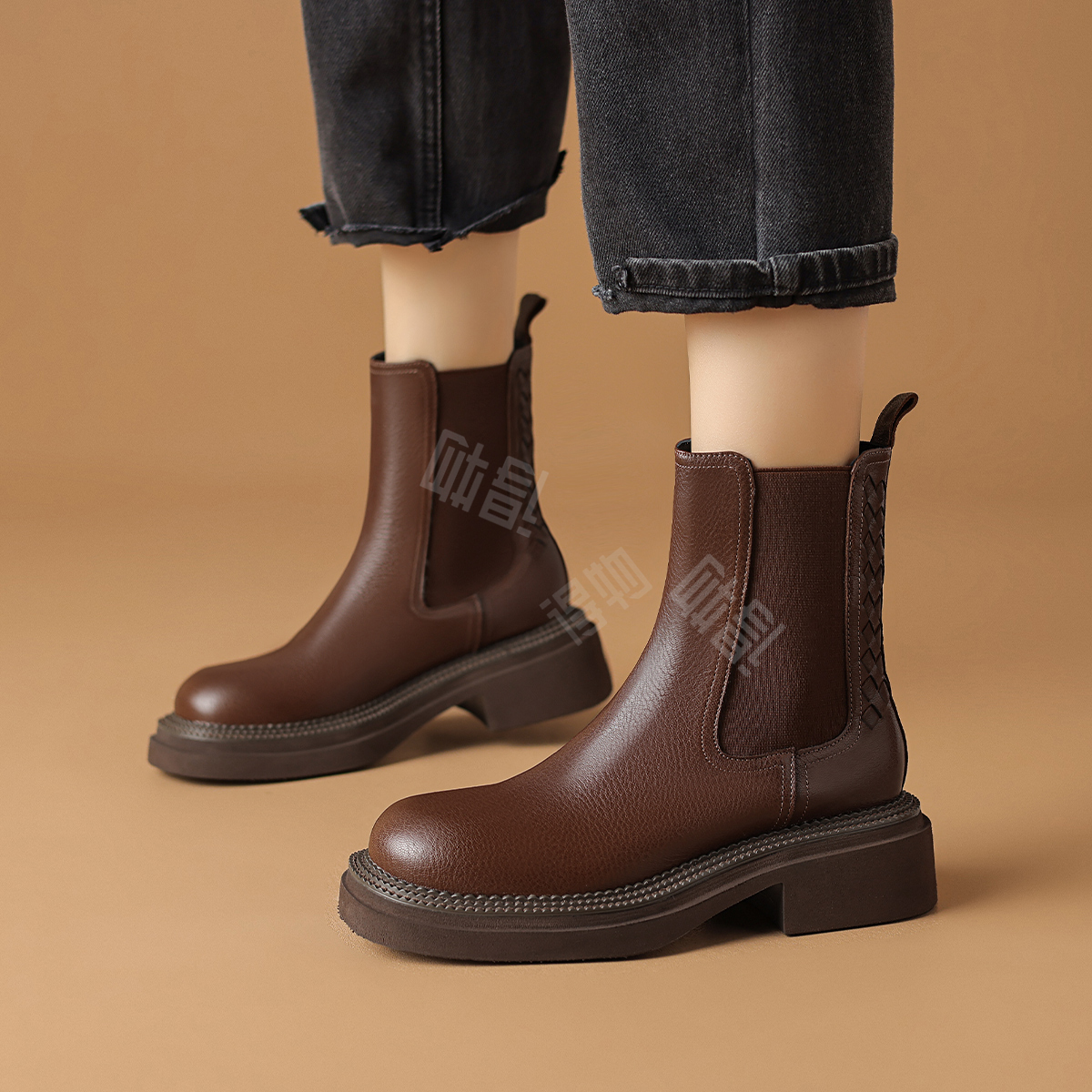 Ayollar uchun Rosa Bianca Chelsi botinkalari