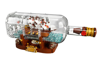 LEGO g'oyalari "Shishadagi kema" (92177)