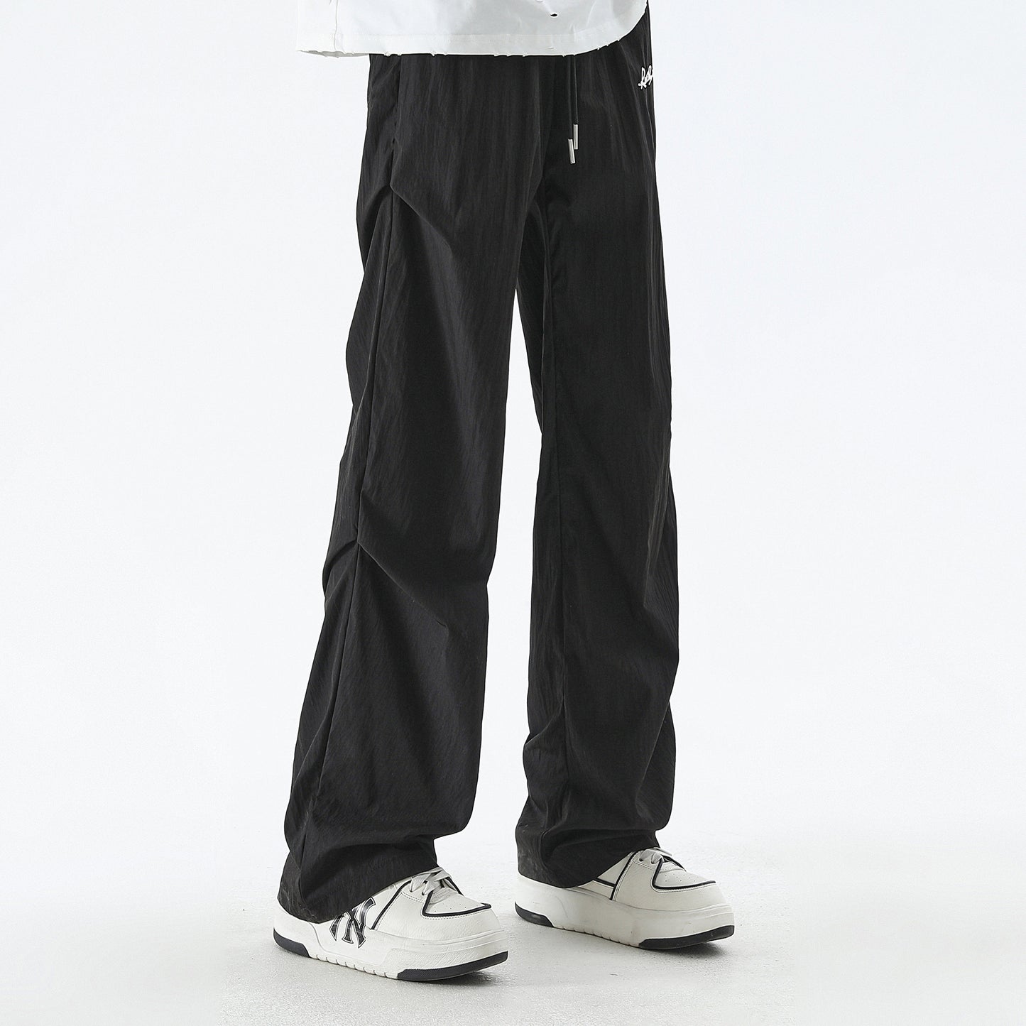 Robinhood robinhood brendining klassik logotipi bir xil modelga ega yuzta tekis kundalik shimlar va ayollar