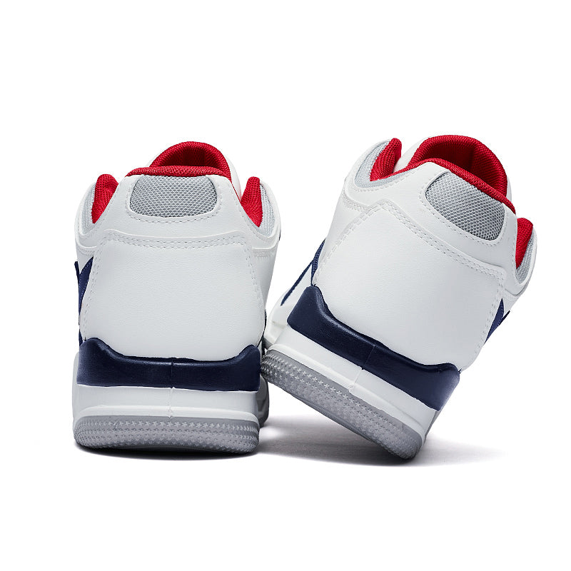 Erkaklar AAA 1955-yildan beri krossovkalar